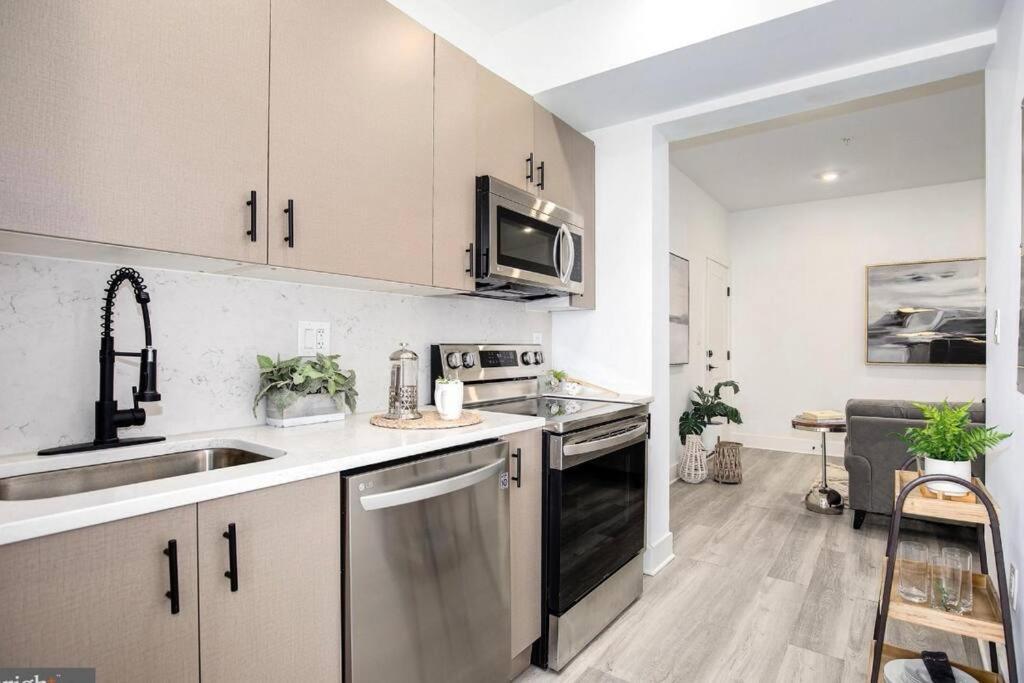 Amazing Capital Hill Apt , Step Away Gym, Shopping วอชิงตัน ภายนอก รูปภาพ